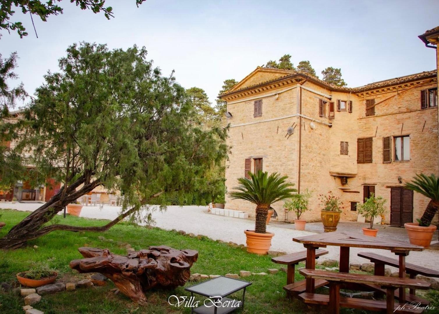 Resort Restaurant Villa Berta San Severino Marche Ngoại thất bức ảnh
